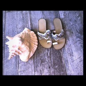 🔥BCBG Sandals. Flats